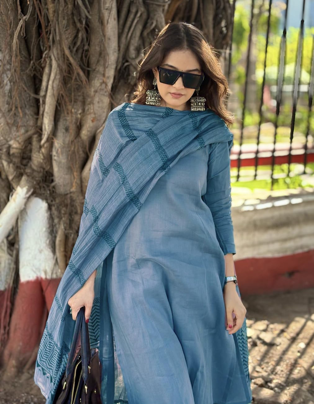 ANNI DESIGNER Women's Rayon Blend Solid Straight Kurta with Pant & Dupatta